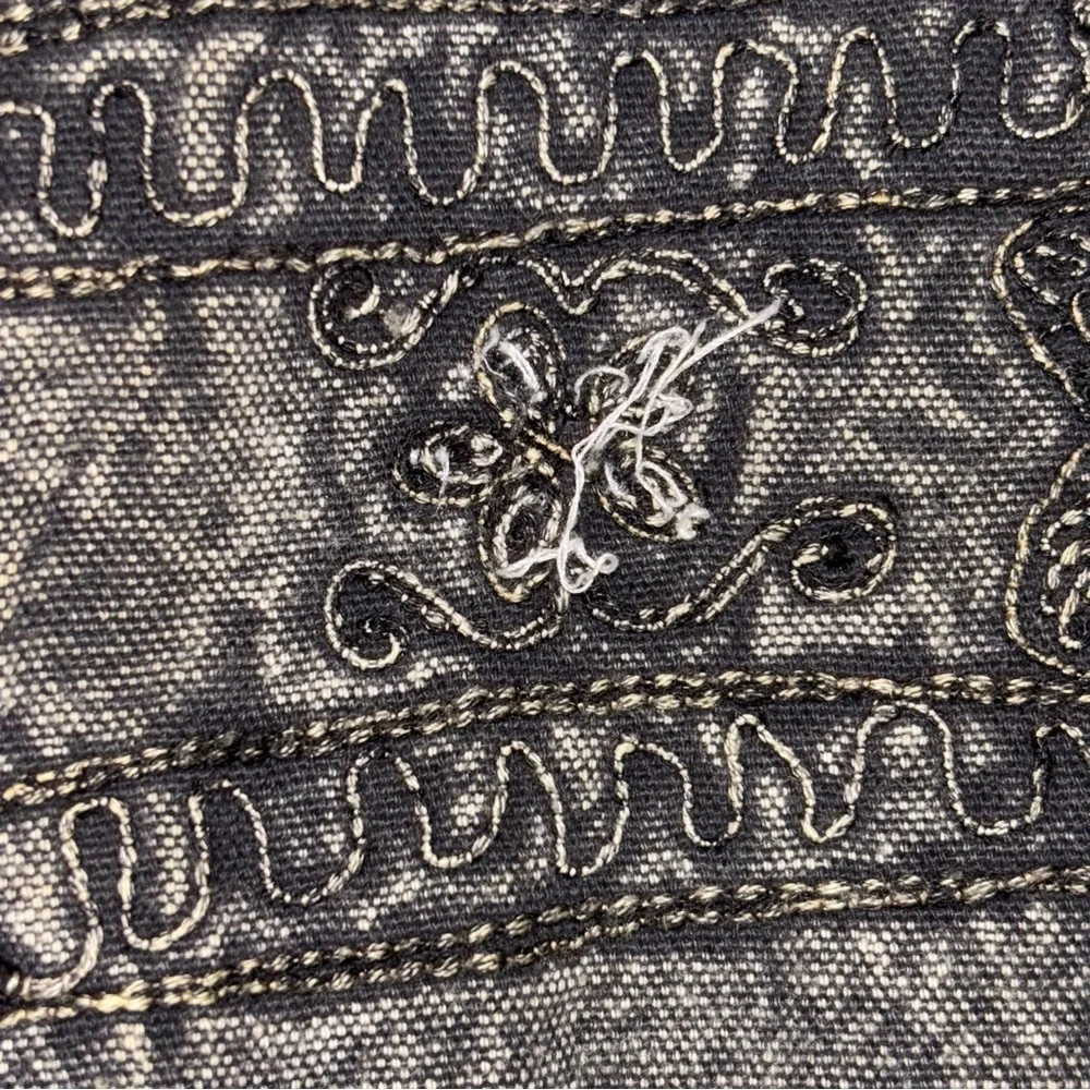 Vintage Flashback Womens Embroidered Denim Jean Jacket Shacket Coat Gray Black